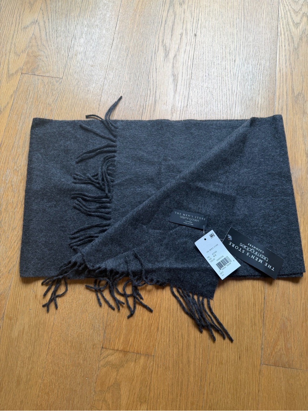 NWT 100% CASHMERE BLOOMINGDALES MEN’S STORE GRAY KNIT SCARF
